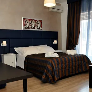 Check-inn 3*, Rome Italie
